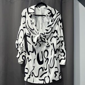 Black and White Abstract Print Blouse